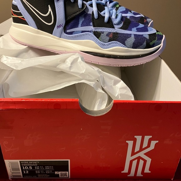 Kyrie Infinity Aluminum/Sail/Black Men’s Shoe - Picture 6 of 6